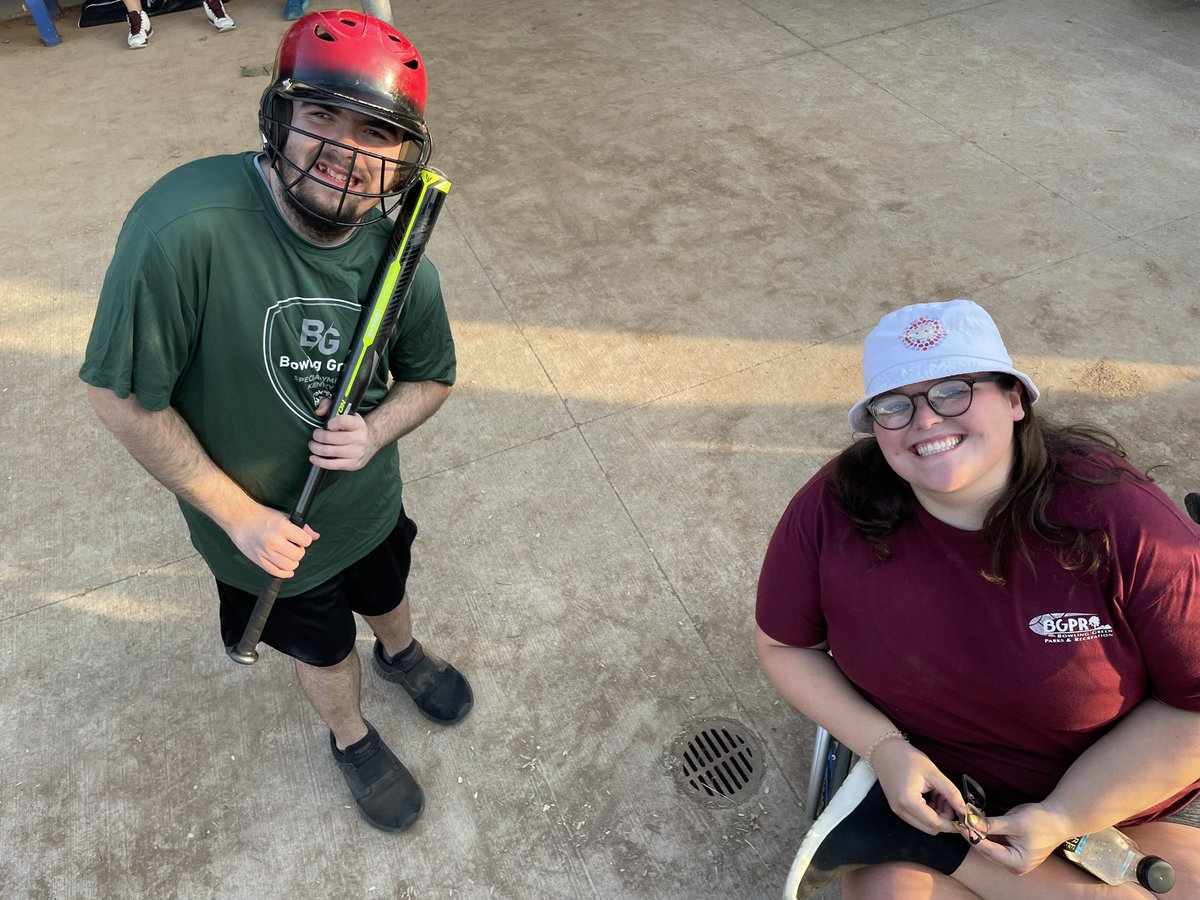 CityofBGKY's tweet photo. Our BG Special Olympics teams had a special night alongside @WEMSNews Softball! Such a fun night with some GREAT softball action! Thank you to the athletes, coaches, and families for making such an awesome environment for our athletes! 
#FocusOnAbilities #ParksBuildCommunity https://t.co/Kle2adB8Kx