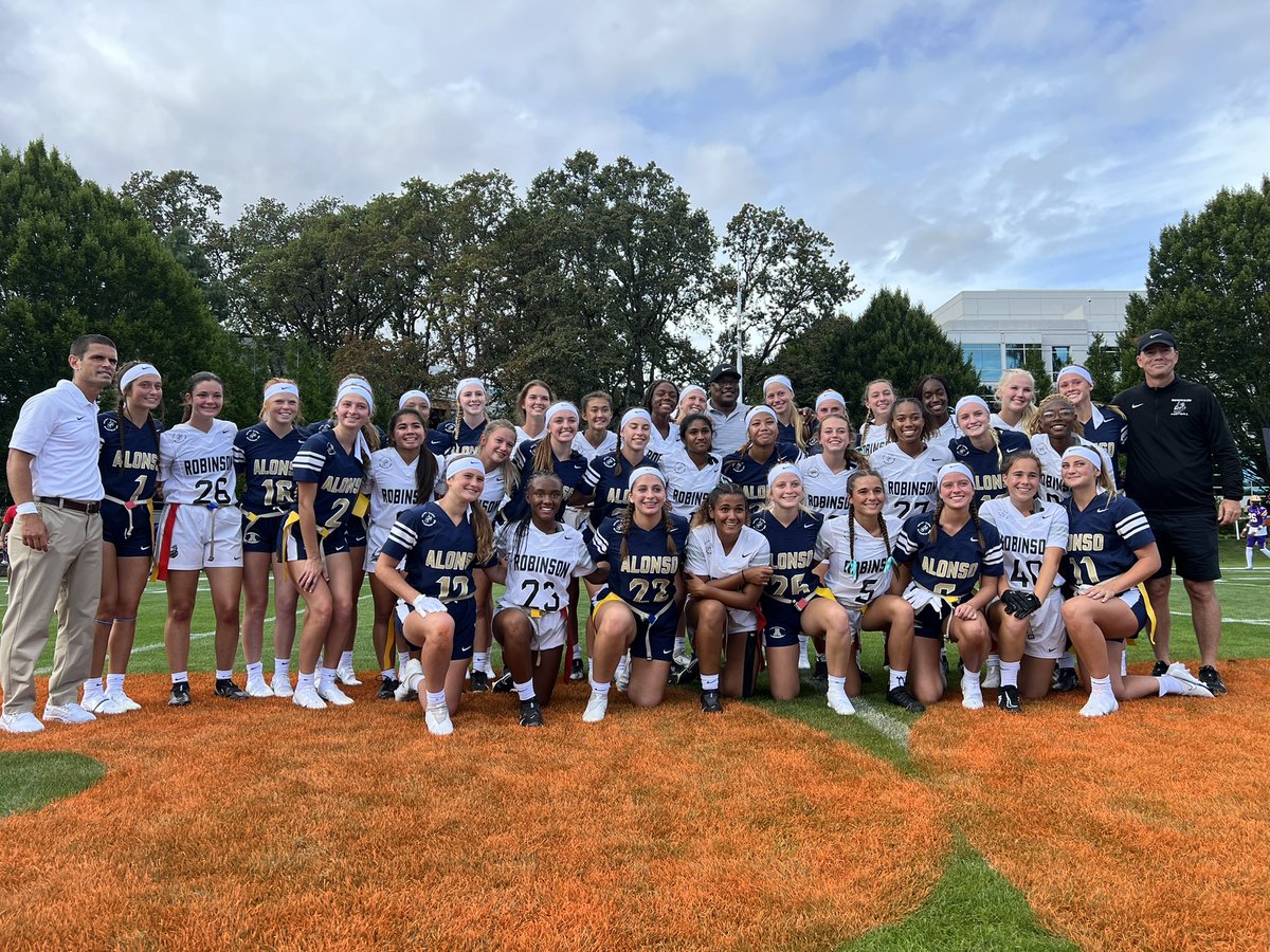 RobinsonFlag's tweet photo. So excited that we got to do this with @RavensFlagFB and @usnikefootball.
Our hope was that we were able to put on a product that would show what this sport means to the players that get to play and that it inspires others to play. We hope we succeeded. https://t.co/NaoZxlWqhb