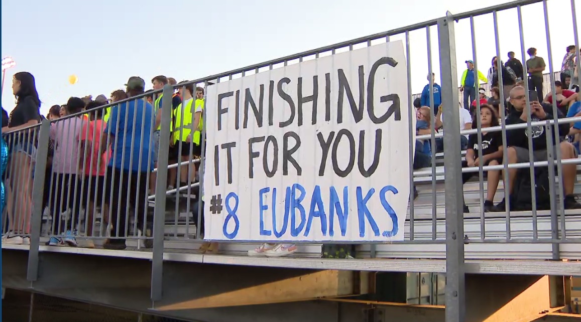 CBS2Greg's tweet image. Gurnee, IL  -  Warren Township High School honors former player Christian Eubanks, who was killed in a car accident in Indiana on Sunday  @cbschicago