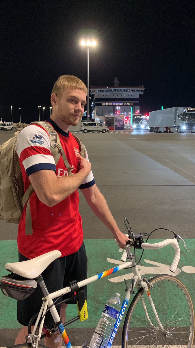 <a href="/Arsenal/">Arsenal</a> i come from Lille with my bike to see u, How many RTs to get a signed shirt ?