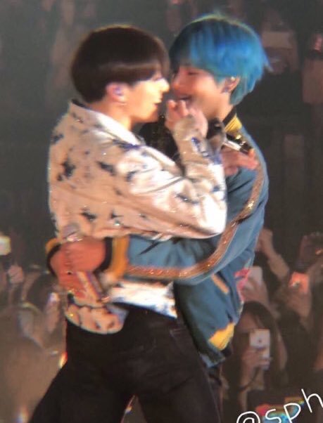 ksj_shady's tweet photo. Cómo no voy a amar el #TeamLY si nos dió unos de los mejores momentos (y en repetidas ocasiones) del taekook. 

Te quiero mucho dna
"WE WANNA FOCUS ON BTS"
#TeamLY 
#TEAMLYPAVEDTHEWAY 
#TeamLYfortheWIN https://t.co/0fWsaUzfZ4