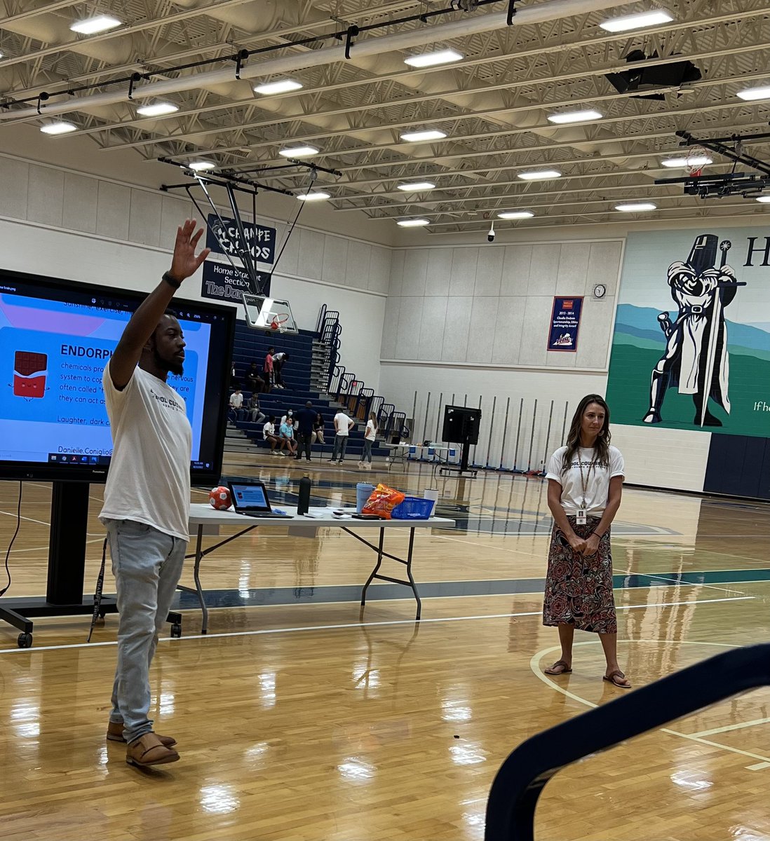 MsDRJohnson1's tweet photo. Champe’s School Counselors ROCK! They enjoyed meeting their Freshman and New Students at Camp Champe 2022! https://t.co/nH1ugJvJiw
