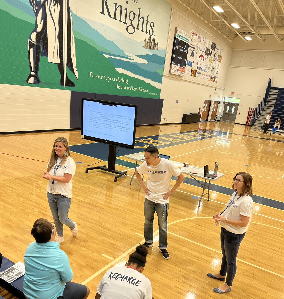 MsDRJohnson1's tweet photo. Champe’s School Counselors ROCK! They enjoyed meeting their Freshman and New Students at Camp Champe 2022! https://t.co/nH1ugJvJiw