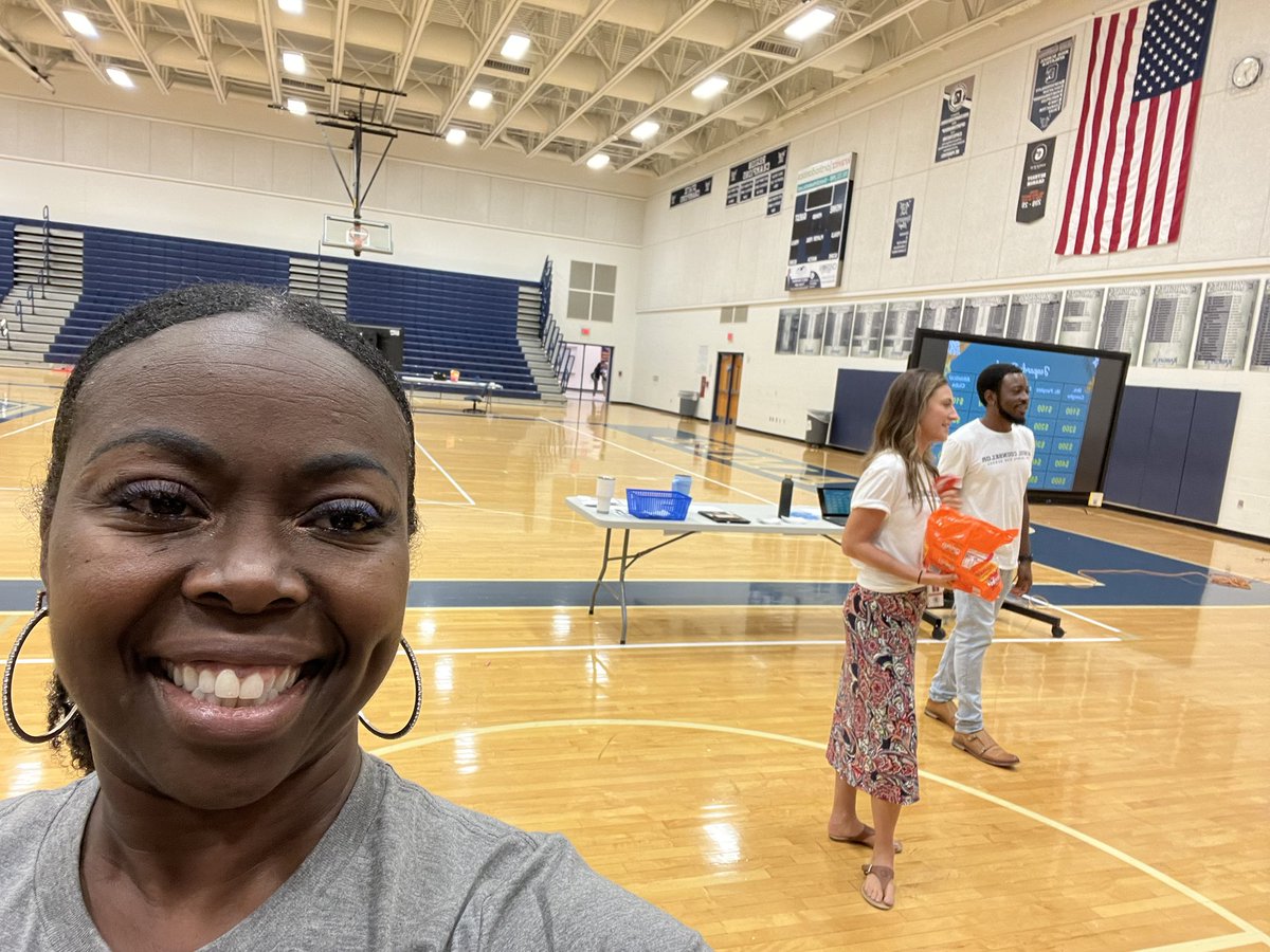 MsDRJohnson1's tweet photo. Champe’s School Counselors ROCK! They enjoyed meeting their Freshman and New Students at Camp Champe 2022! https://t.co/nH1ugJvJiw