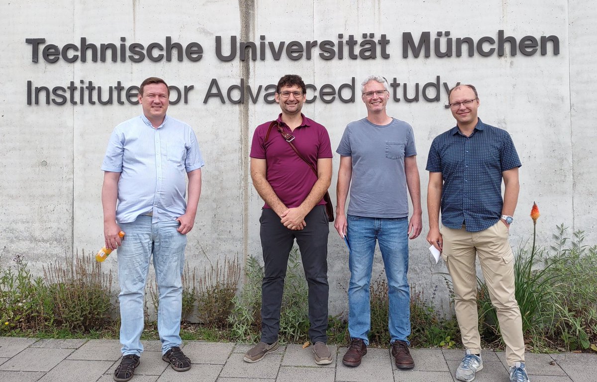 Alexandrov Lab - University of Nebraska-Lincoln (@alexandrovlab) on Twitter photo Very grateful to Prof. Alex Bandarenka and his research group at <a href="/ECS_TUM/">Energy Conversion and Storage, TUM</a> for hosting me during my sabbatical at TUM in Spring 2022! Very grateful to Prof. Alex Bandarenka and his research group at <a href="/ECS_TUM/">Energy Conversion and Storage, TUM</a> for hosting me during my sabbatical at TUM in Spring 2022!