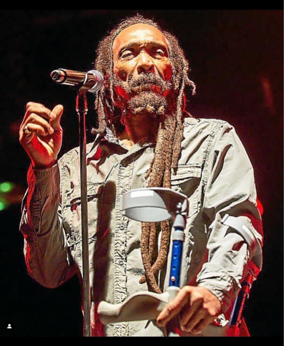 ReggaeNoMato's tweet photo. O grande Cecil "Skelly" Campbell do Israel Vibration partiu desse plano. O trio vocalista de reggae se conheceu na clínica de polio.

 Um Rasta não morre! 

Eu vou celebrar a vida desse cara sensacional com o meu álbum preferido deles, Israel Dub: https://t.co/VX06GDoDDU