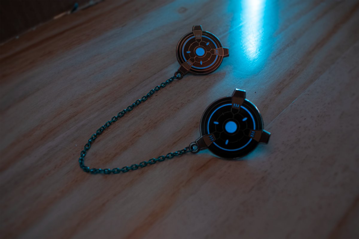 ferrahmei's tweet photo. Ever felt like gathering intel while you're on the go? Equip Cyper's Trapwire onto a collared shirt and you're ready to entangle enemies into your grasp...Remember not to play nice. 🕵️‍♂️📷 
Buy these pins on Ko-Fi and Etsy! All details and links can be found below ⬇️|| #Valorant || https://t.co/xBiB9N3mHZ