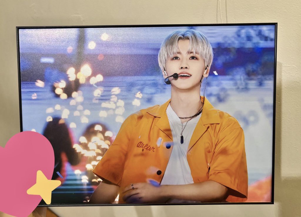 ❤️ 카페 비비드

엄청 쾌적한 내부에서 귀여운 디저트와 함께 재민이 제노 사진 보면서 행복했습니당 퐁잼퐁젠이랑 사진도 찍구 재민이 액자도 소중히 데려오고🥹❣️

#드림에서_만나는_뜻_밖에_행복