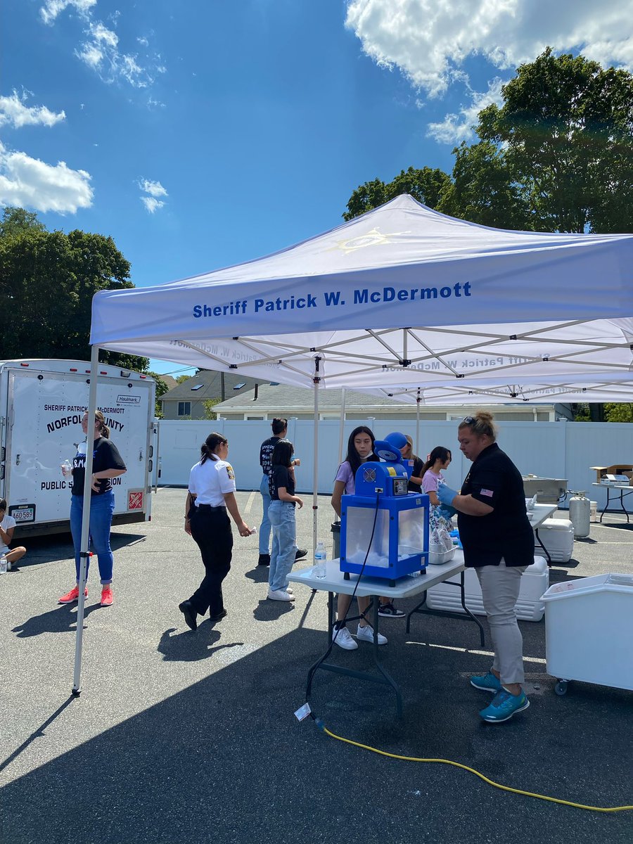MAWLE1's tweet photo. Thanks again to the @NorfolkSheriff for providing lots of fun at our #MAWLEandMe camp last week! Sno-cones kept @SgtAmyBoston happy (the girls too!) &amp; the drones &amp; command post were huge hits! https://t.co/zHDjXpjhlH