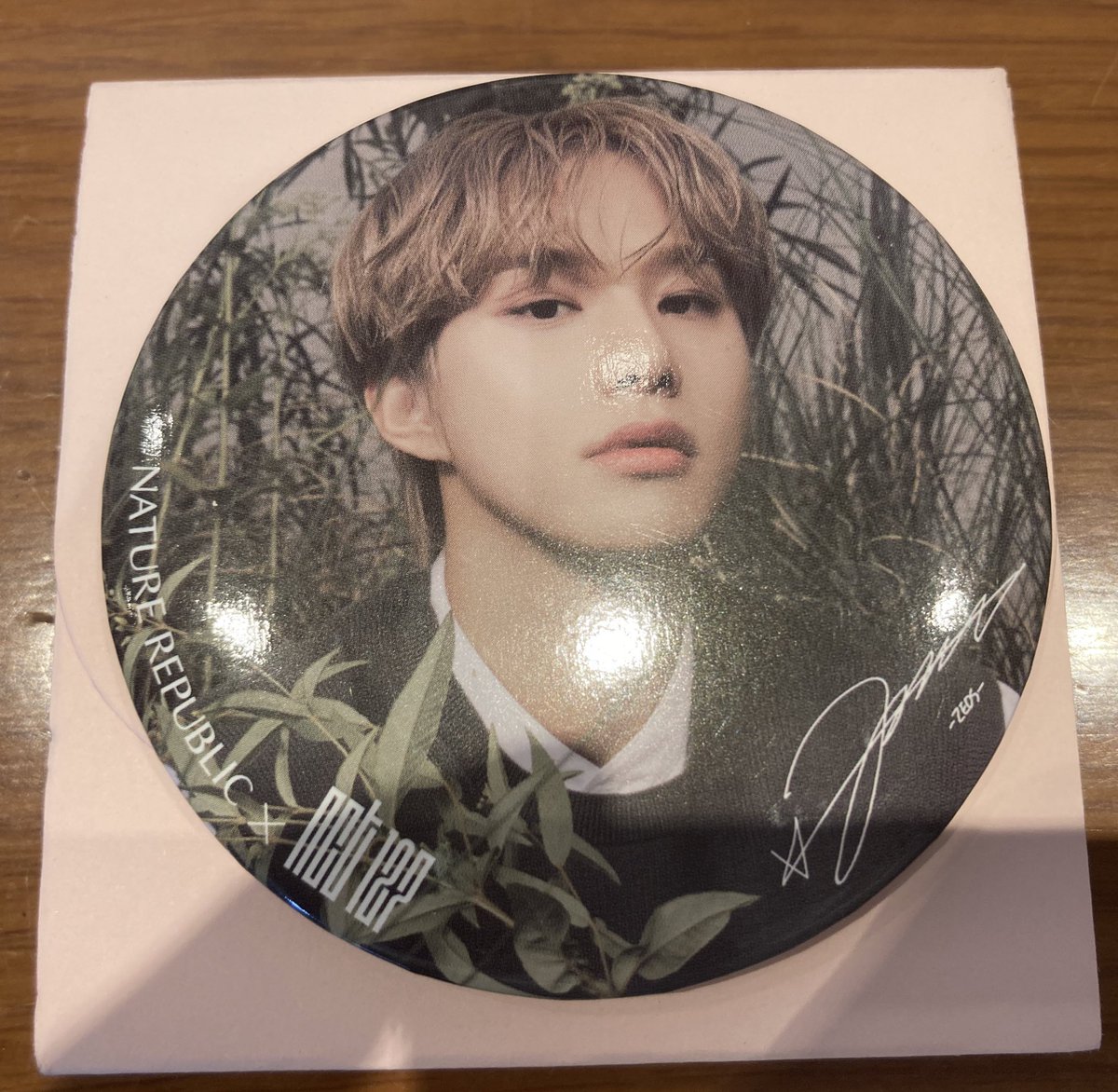 nct_fromhome's tweet photo. ネイリパ ミラー 鏡 交換

譲) ジョンウ
求) ジェヒョン

SMT全日又は郵送交換可能です！
お気軽にリプ又はDMお願いします🙇‍♀️ https://t.co/VGTUkcgWIJ