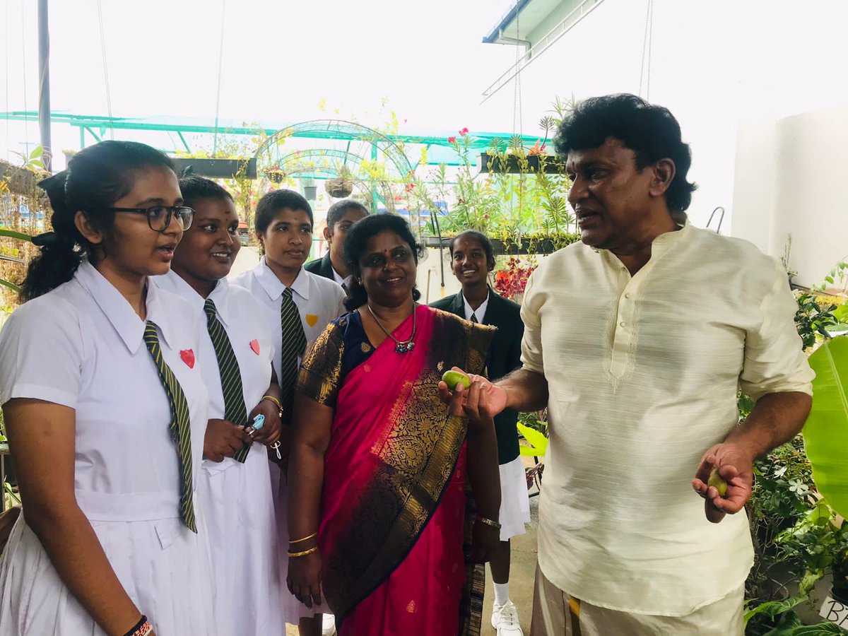ManoGanesan's tweet image. The "Hanging Garden of Wellawatta" at the rooftop of #Colombo Hindu Ladies College, a growing example to all multi-storey apartments in #Wellawatta. The students &amp;amp; subject teacher were very proudly explaining their achivements to their MP. And i listened..! #manoganesan
