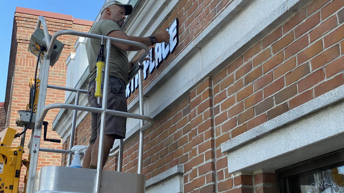 4thplacegames's tweet photo. I was a lot more moved by our sign going up than I expected.

#Dartmouth #flcs #flgs #games #comics #geek #hanovernh #dartmouth #dnd #uppervalleyvtnh @blambot https://t.co/mTy6LbCeLN