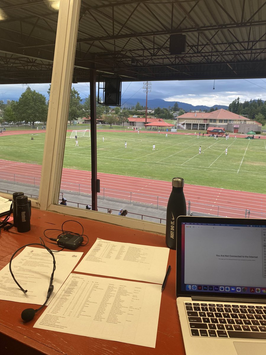 dommer17's tweet photo. Fired up for year 2 calling games from this beauty of a view @UFVCascades ⚽️🎙 https://t.co/vH5SFPFq6B