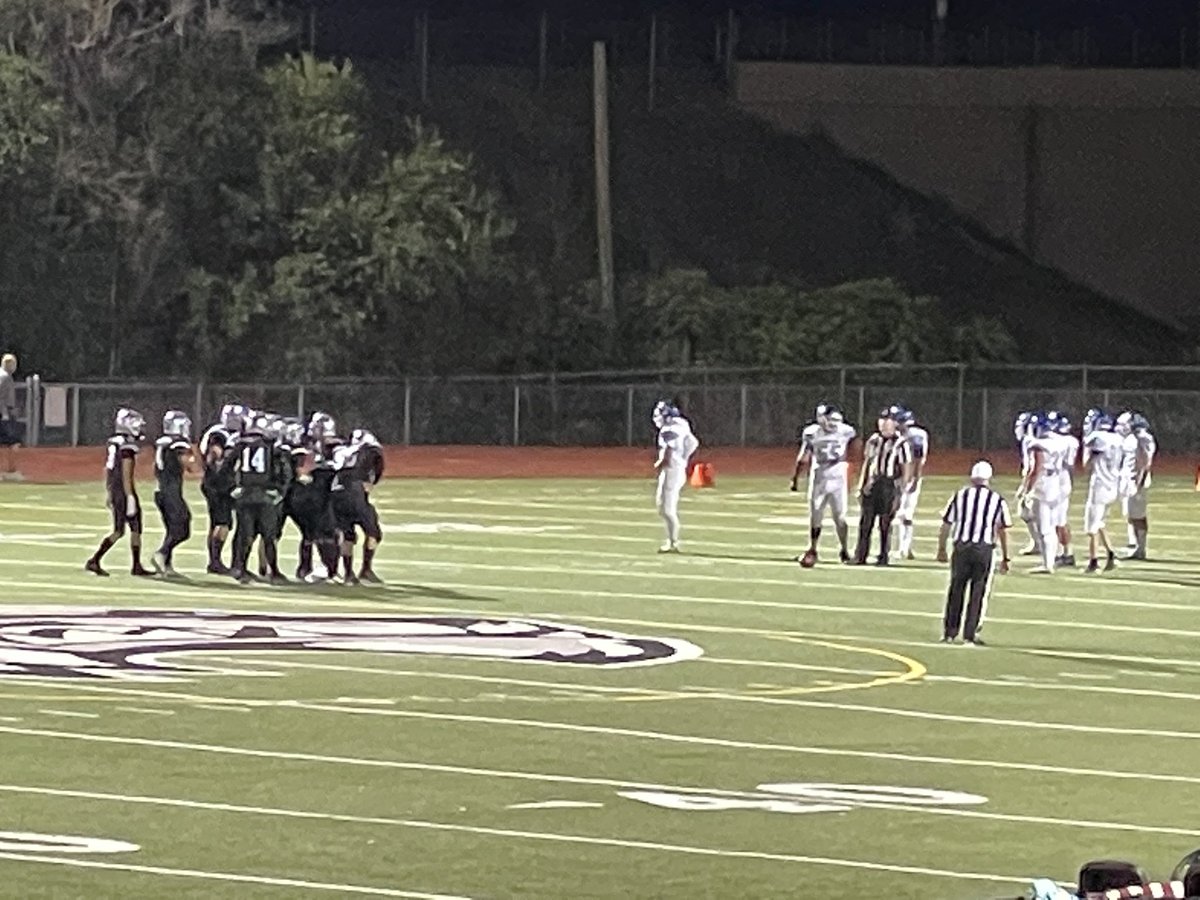 Coach_Kemm's tweet photo. Skyview - @TTownTrojans tied 6-6 after 3. #skynightlights #copreps https://t.co/N2FTmtlStK