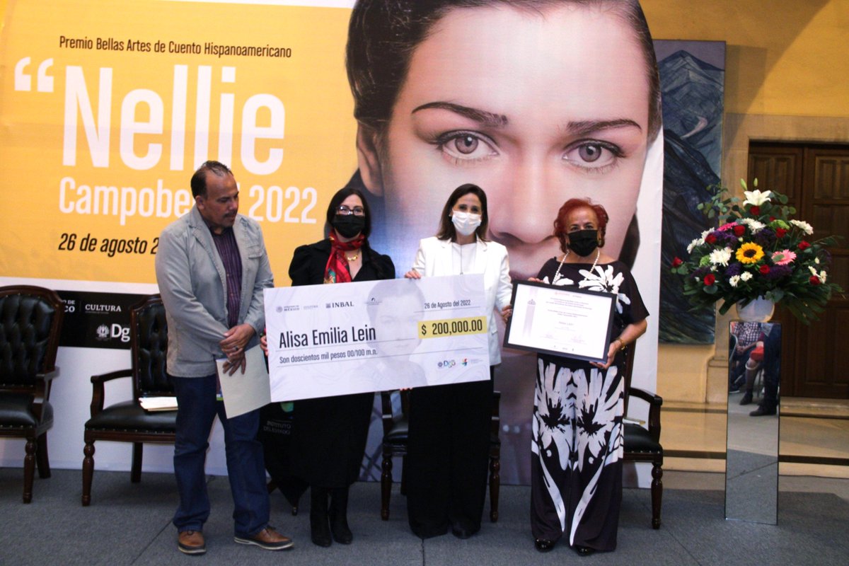 literaturainba's tweet photo. Hoy se llevó a cabo la ceremonia de entrega del Premio Bellas Artes de Cuento Hispanoamericano Nellie Campobello 2022, el cual fue otorgado a la escritora Alisa Lein.

Participaron: Mária del Socorro Soto Alanís, Jesús Alvarado, Leticia Luna y la galardonada. https://t.co/pCtFPMoqQP