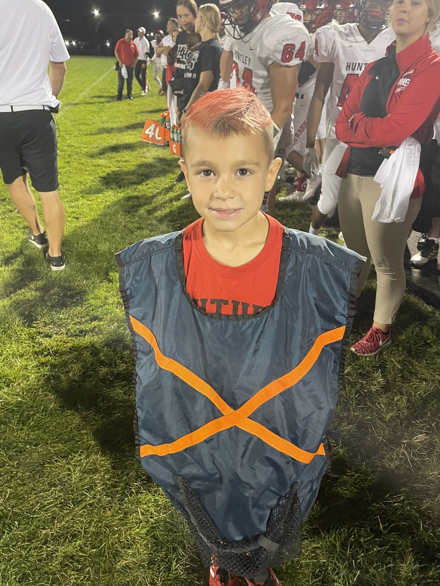 HuntleyFB's tweet photo. Tonight’s Ball Boy is Bryce Fulton! Great job Bryce… https://t.co/kWDJvMqk9W
