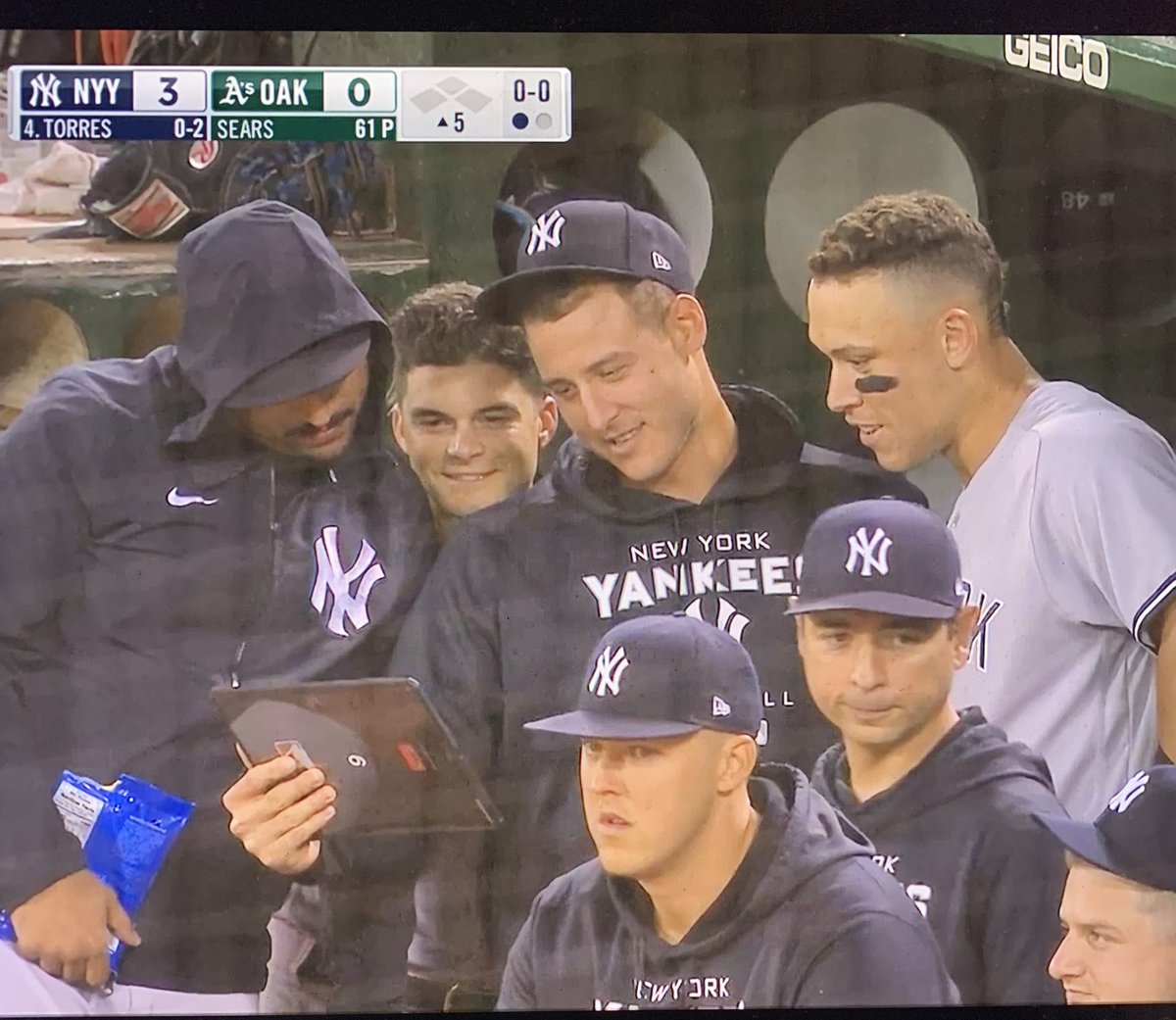 JohnnyRari's tweet image. Benny looking like the little brother right here lol