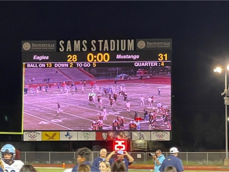 McAllenMemorial's tweet photo. Mustangs win, 31-28! Way to Go Mustangs!! https://t.co/x9oCcOOp6P