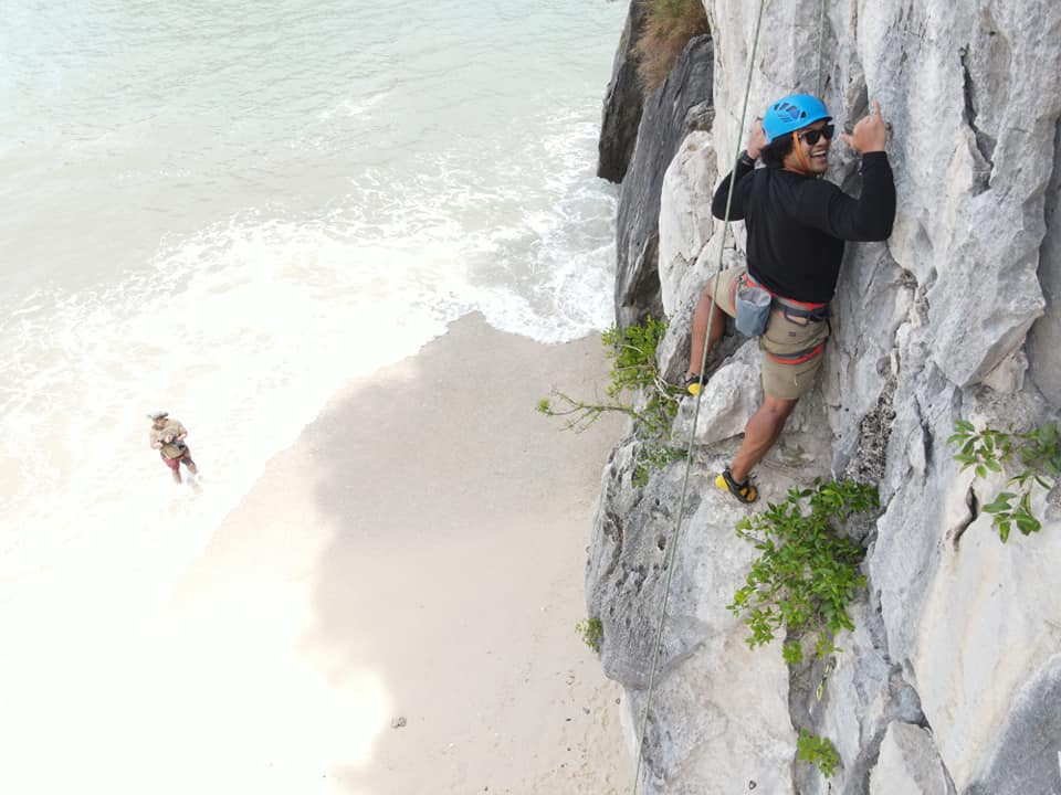 dongduecostay's tweet photo. A great dat out in Lan Ha bay #bsa https://t.co/bw6zvHRYgW