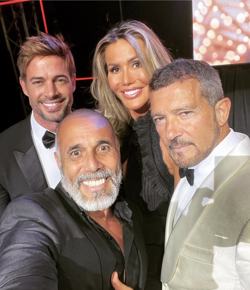 Meche0410's tweet photo. #WillyLevy #AntonioBandera,Coco https://t.co/pgUVcfgByz