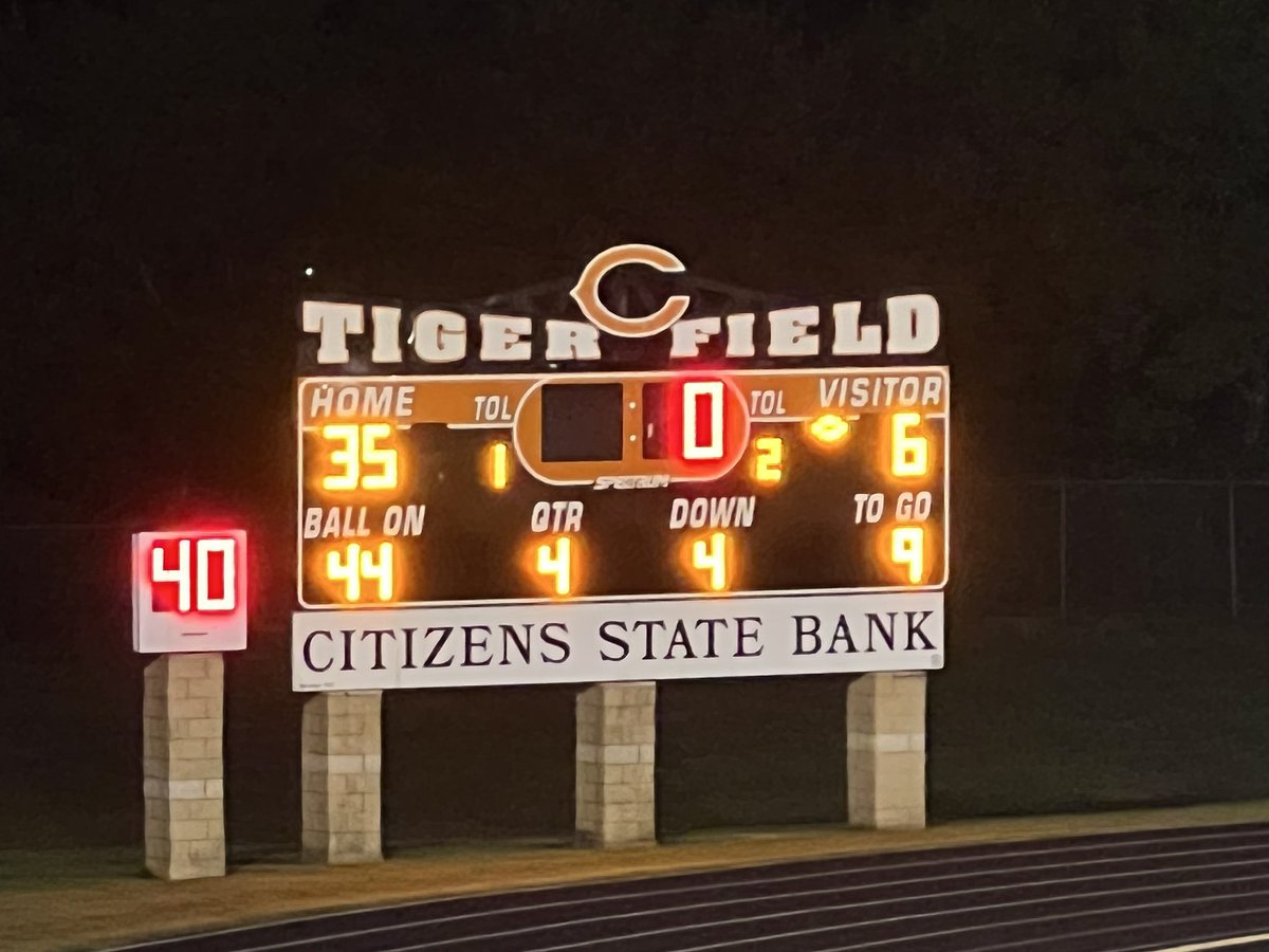 Doghouse_Sports's tweet photo. Centerville 35, Buffalo 6 Final 
Paxton Hancock 11 carries for 217 yards and 3 TDs tonight for the Tigers. 
TD runs of 58, 68 and 55 yards https://t.co/UcPsbGdIWg