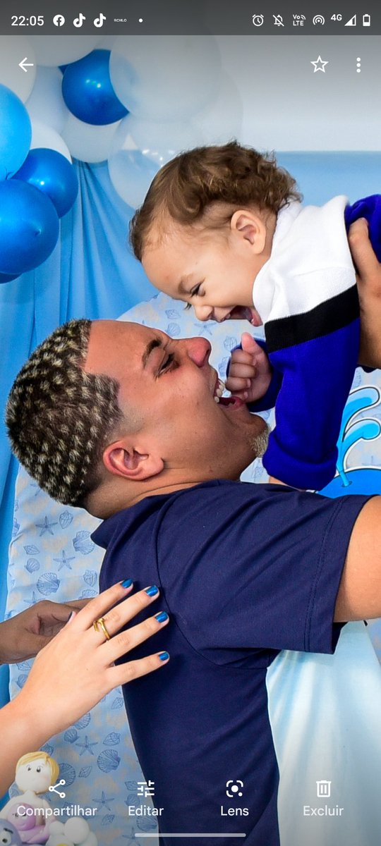 suurtaadaa's tweet photo. Mataram um menino extremamente único nas brincadeiras e nas nossas vidas ,mataram um pai em que eram apaixonado um pelo outro ,mataram meu esposo e destruirão a minha família https://t.co/hXFUpQyFna