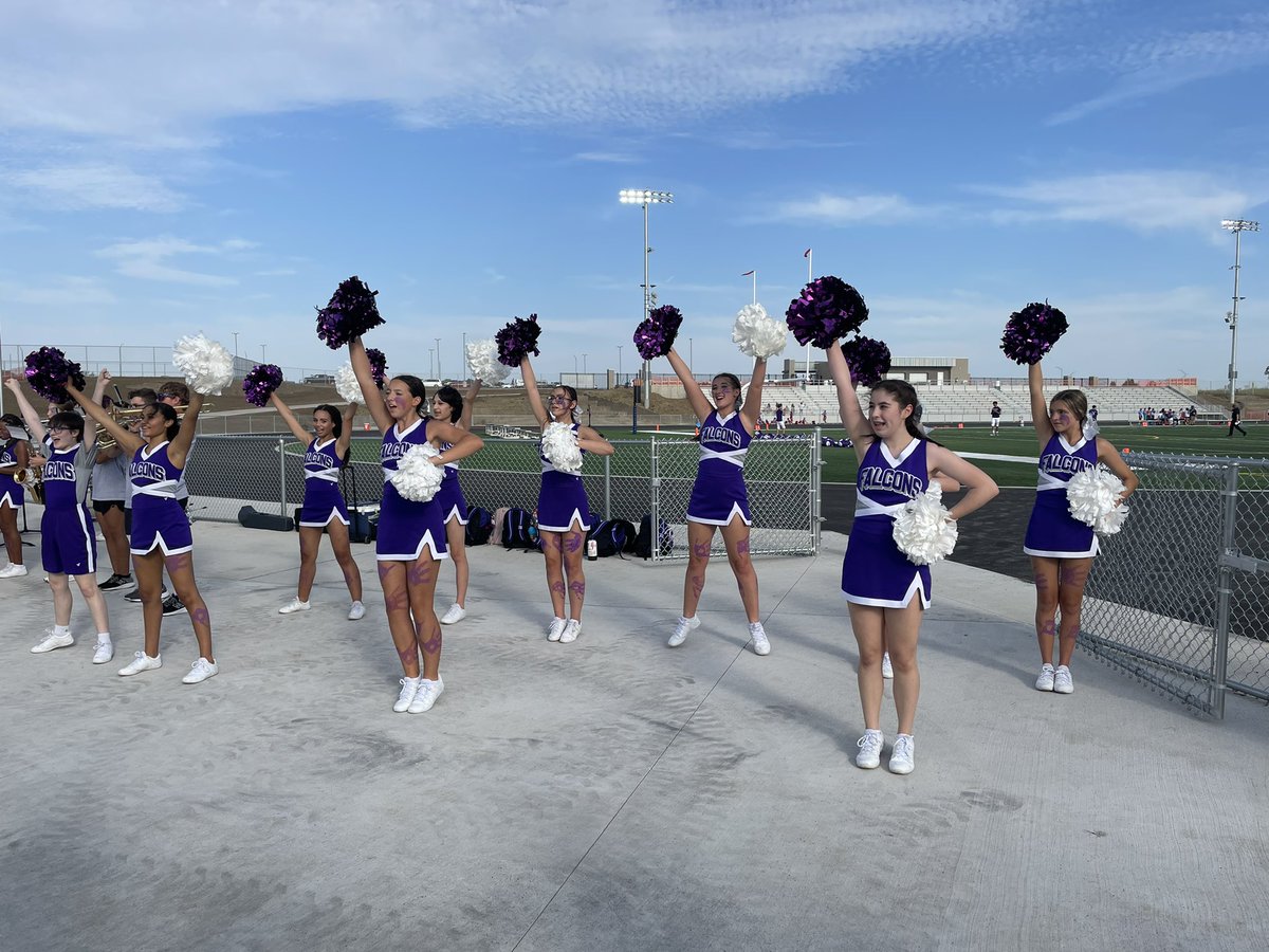 SarahSalem45's tweet photo. My brain is still adjusting to seeing an @LPSorg high school in purple! Perfect night for the first game at LNW and a great kick-off event for the @FoundationLPS Fielding Dreams campaign! https://t.co/2VfZdESqK3