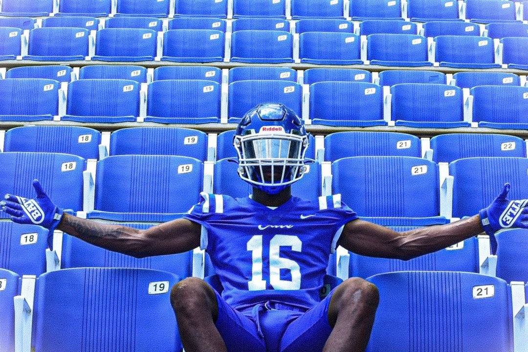 Game 1 tomorrow  let’s rockout @manifestdanny3 ❤️‍🔥🎸