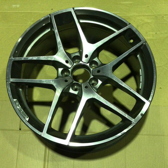 propelauto's tweet photo. #GreatOffer for Mercedes GLA User's
AMG Sport rims - 19inch & 20inch #ForSale
Shop now at #PropelAuto #Woodlands
#Genuine #AMG #Mercedes #New #AlloyWheels #Pitshop #Rims #Sport #Singapore #SocialMedia #Marketing #Online #Shopping #Carparts #Autoparts #Twitter #buynow https://t.co/DsUKJMLWHo