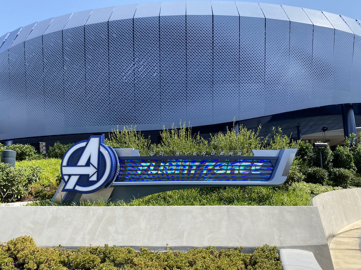 Sami_Parks's tweet photo. Mon avis sur #Flightforce
L’attraction n’est pas ratée pour moi bien au contraire. ✨
J’ai remarqué des détails qui peuvent expliquer le manque de fréquentation. 🔍📉
La devanture et le Nom de l’attraction posent selon moi problème 👀
Explication ⤵️ https://t.co/91vSD3wJan