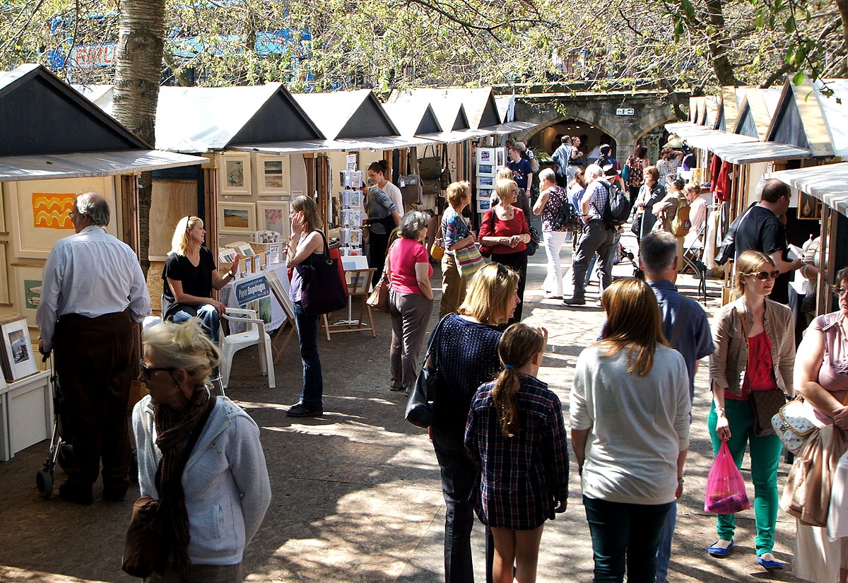 Closing tomorrow, Edinburgh’s <a href="/westendfair/">West End Fair</a> makes a welcome return for 2022 to the leafy grounds of St John's Church on Edinburgh’s Princes Street.
artmag.co.uk/west-end-fair-…
#artmag #scottishart #scottishgalleries #scottishartonline #scottishpainting #scottishcraft