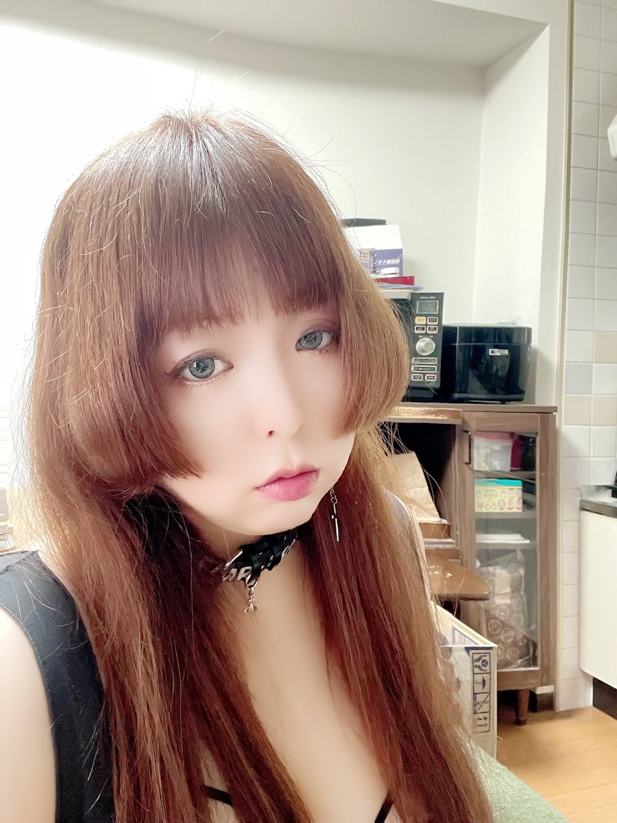 oh_mame69's tweet photo. 髪色がだんだん落ちてきたけど…いい感じ･:* .\(( °ω° ))/.:
髪色に合わせてメイクも落ち着い���感じにした。

#LaCoeur #寝屋川 #ヘアサロン #ヘアカラー https://t.co/SneYAH9J8L