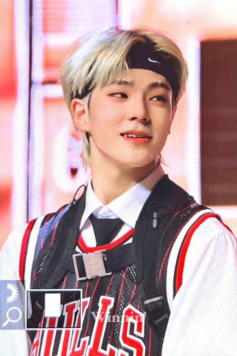 junmin1231's tweet photo. 220827 프리뷰 쇼케이스
#MIC #준민 #김준민 #JUNMIN #KIMJUNMIN #MIC_PreView #MIC_PreView_SpecialEvent @MICcjes https://t.co/JbeF1JnFbY