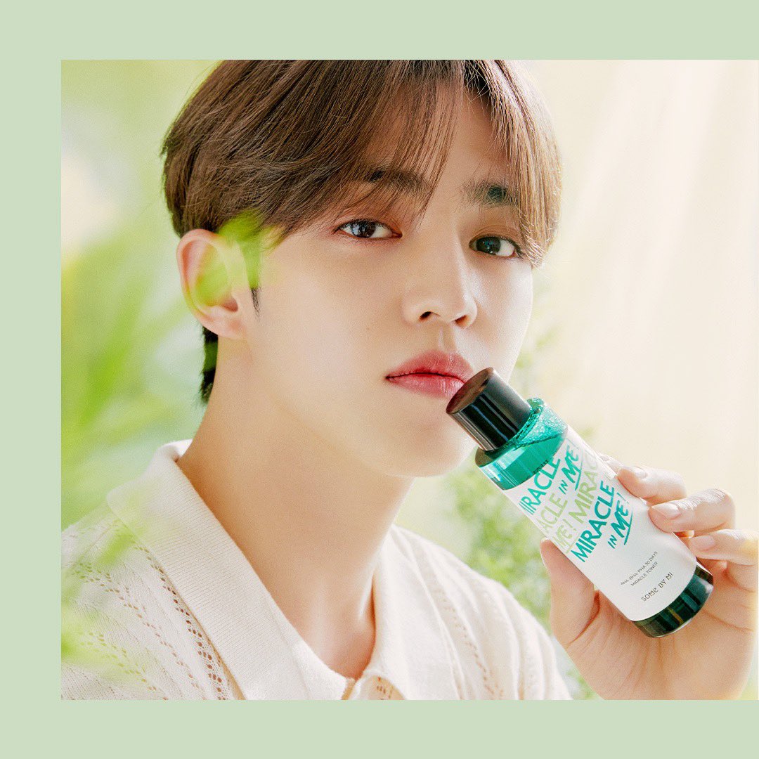 SOMEBYMI_GLOBAL's tweet photo. Hot and humid weather☀ is never good for the skin.

S.COUPS recommends SOME BY MI #MiracleToner
It can melt down a buildup of dead skin cells and at the same time, gently soothe the skin!
Get a healthy glow in your skin every morning and evening. ✨

#miracleinme #miracleline https://t.co/xVmTSybQZ7