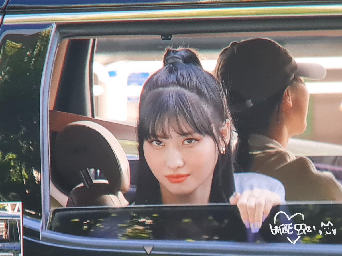 hungryracoon64's tweet photo. 220827
#모모 ��근 #프리뷰

#TWICE #트와이스 #TalkThatTalk 
#모모 #MOMO #もも #モモ @JYPETWICE https://t.co/ddzfzLUFa5