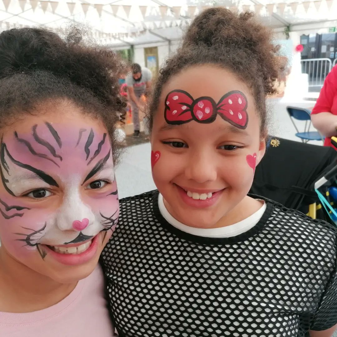 A great first day at Bolton Food and Drink Festival . I'll be there for the next three days, in the children's activities marquee on Le Mans Crescent.
There's lots going on for the kids - come and join in the fun!
#BoltonFoodAndDrinkFestival <a href="/boltoncouncil/">Bolton Council</a> <a href="/BoltonLMS/">Libs and Museums</a>