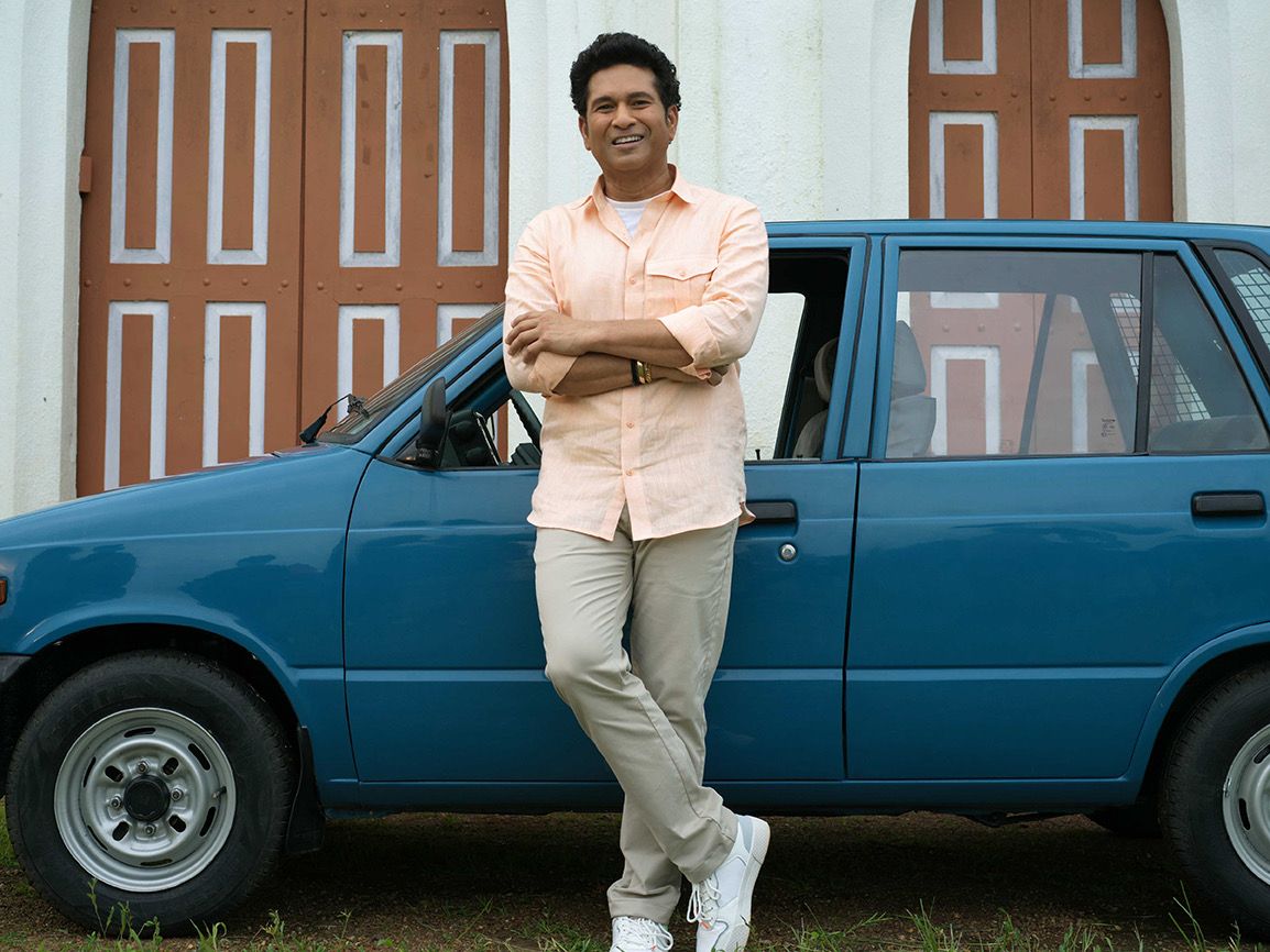 itzrahull_'s tweet image. This is amazing to see, Sachin with his first care with the help of @myspinny. #SachinsFirstCar