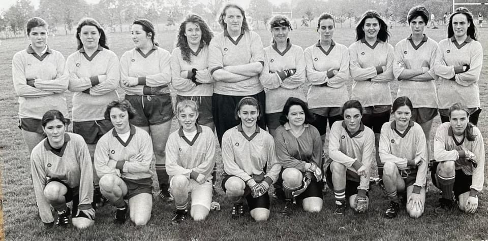 dublinladiesg's tweet photo. CONGRATS to @MOW_GFC Ladies who celebrate the 30th Anniversary of their foundation today 🥳

Special mention to @bernicejonesmoo the woman who introduced @LadiesFootball to Man O War &amp; who continues to inspire people both at club &amp; County level - enjoy the celebrations #ManOWar https://t.co/3qGHMmnLxu