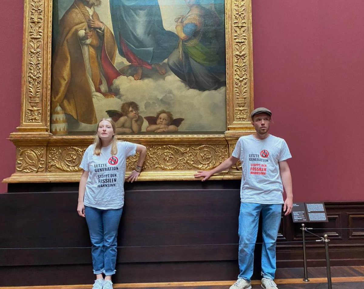 Letzte Generation (@aufstandlastgen) on Twitter photo „Meine Sympathie ist mit den Aktivisten, als Museumsmensch kann ich nur sagen, dass wir gehalten sind, unsere Werke zu schützen. Die sehen wir nicht in schlimmer Gefahr, weil das ein sehr zivilisierter Protest ist, der viel Öffentlichkeit bekommt." -A. Klar, Leiter <a href="/KunsthalleHH/">Hamburger Kunsthalle</a> „Meine Sympathie ist mit den Aktivisten, als Museumsmensch kann ich nur sagen, dass wir gehalten sind, unsere Werke zu schützen. Die sehen wir nicht in schlimmer Gefahr, weil das ein sehr zivilisierter Protest ist, der viel Öffentlichkeit bekommt." -A. Klar, Leiter <a href="/KunsthalleHH/">Hamburger Kunsthalle</a>