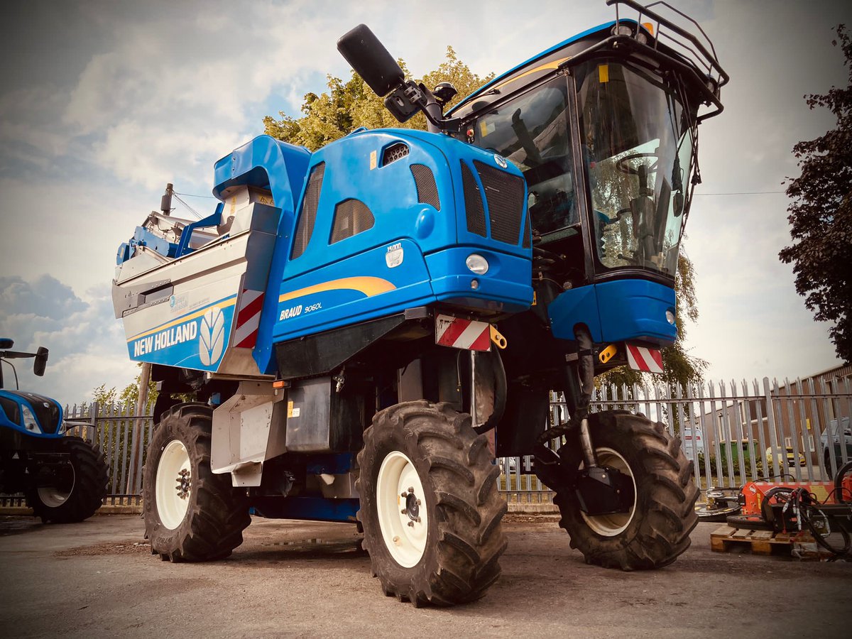 With labour shortages affecting businesses up and down the country, it’s up to us to offer solutions for our growers. #labour #grapeharvest #southeast #haynes #newholland