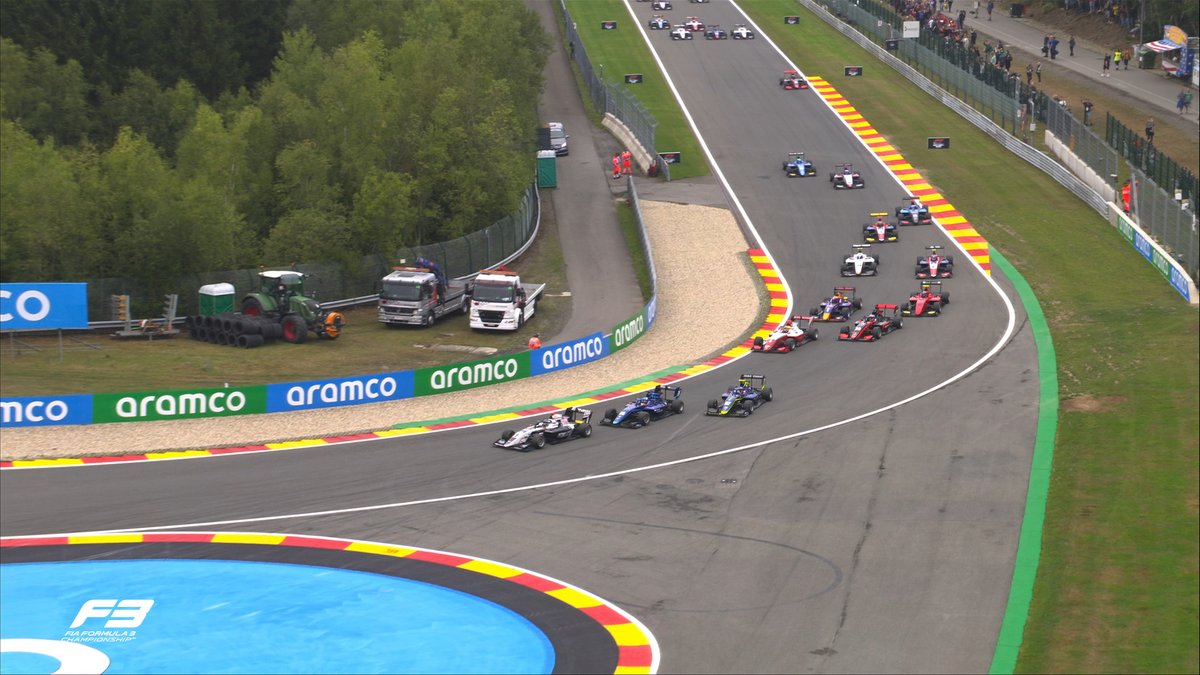 CORREA TAKES THE LEAD!!! 

#BelgianGP #F3