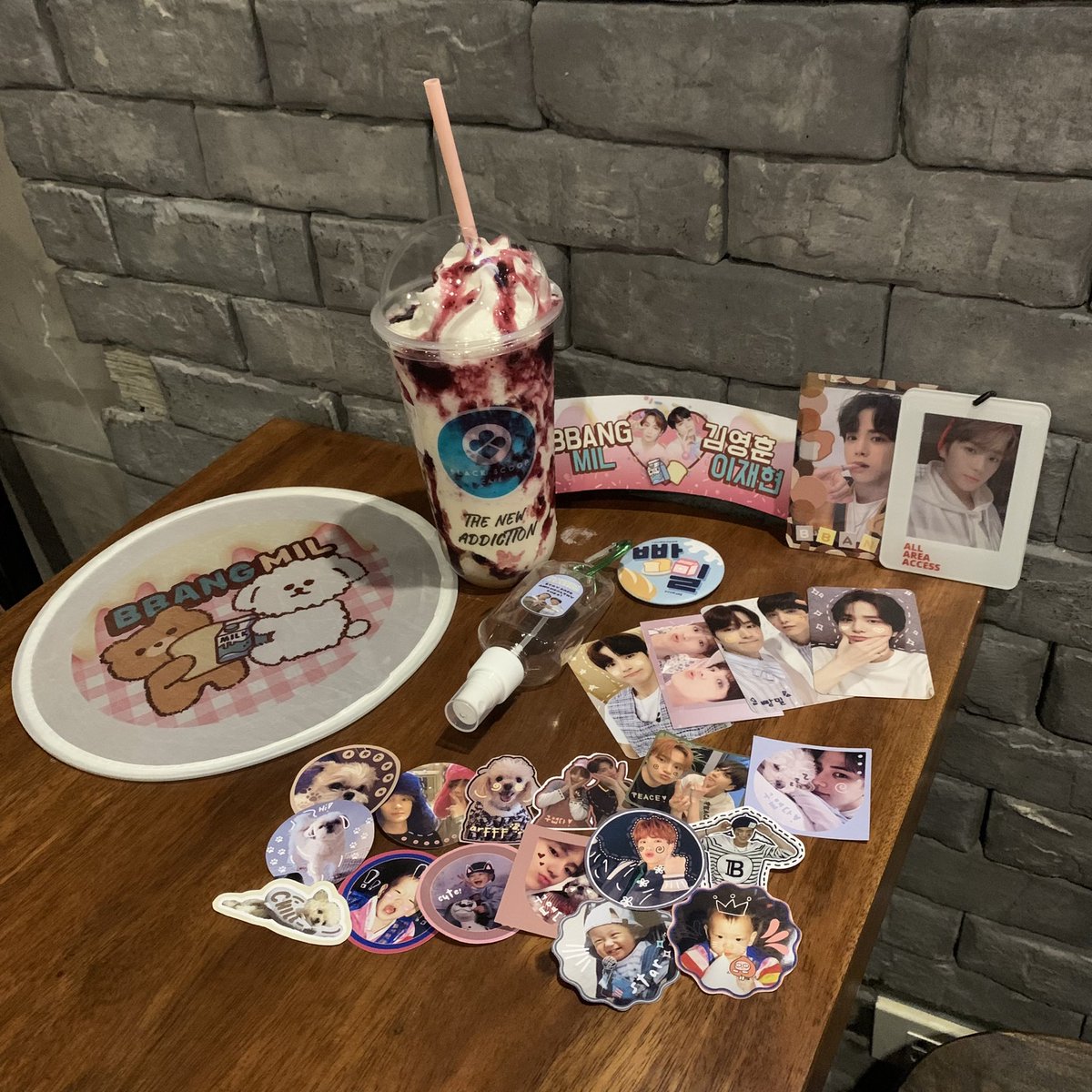 hyunjaemwohae's tweet photo. Bbangmil CSE today โค๏ธ
hindi lang picture ang mga moots ko HAHAHAHAHA nice seeing you @sculpted_berry @sanghakric_kr @justbbangkyu <3
#SONGDO_STATION @THEBOYZ_PHL https://t.co/YwP9fHaMSX