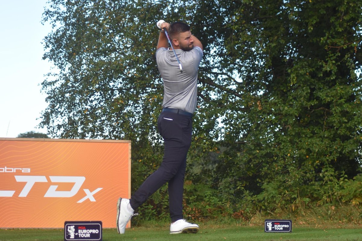 johnhenry92's tweet photo. An enjoyable week @ClandeboyeGC tied 51st for me on @PGAEuroProTour Slashed it all over the course in the final round 👍👍👍 
Thanks for the pics @amckibbphotos 
 &amp; for the support - 
@LomondGolfC @Clydebankdgc Nicholls Plant Hire 
Concept Financial Management https://t.co/X4AeoI9ZJe