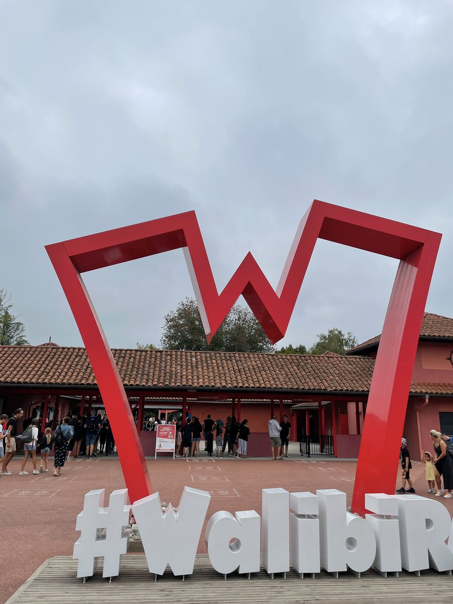 RichardJonas_97's tweet photo. Getting a few creds at Walibi France today! @ThemeParkWW any tips ? https://t.co/nhdgGyQbZG