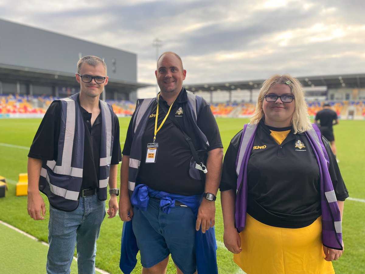 yorkrlfcfound's tweet photo. ๐คฉ We are delighted to see to our #SportingFutures students join the YCK match day volunteer team.
๐ The trio have been learning about the roles involved in a match day over a training course this summer.
๐ Our thanks to @makenoise & @DisSportYorks for making this possible.โ๏ธ https://t.co/D9g7sYC9s8