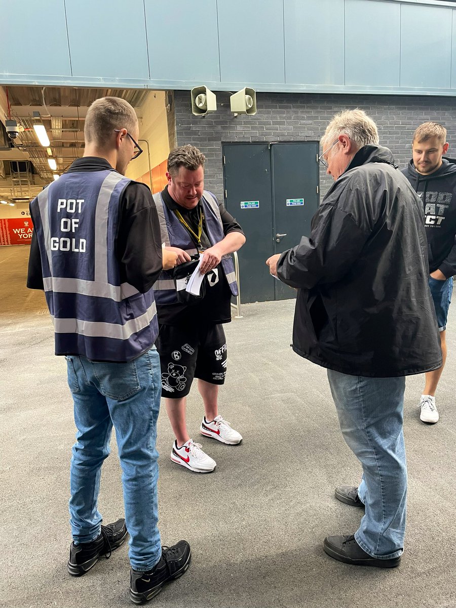 yorkrlfcfound's tweet photo. ๐คฉ We are delighted to see to our #SportingFutures students join the YCK match day volunteer team.
๐ The trio have been learning about the roles involved in a match day over a training course this summer.
๐ Our thanks to @makenoise & @DisSportYorks for making this possible.โ๏ธ https://t.co/D9g7sYC9s8