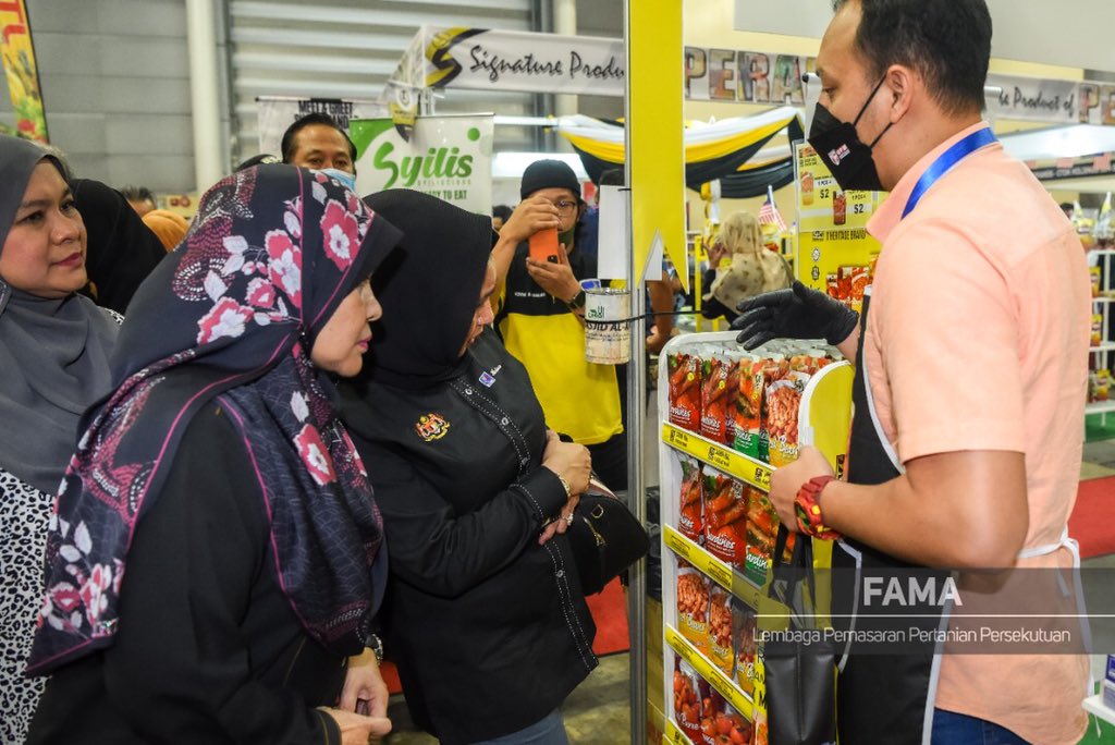 FAMA_Malaysia's tweet photo. #famadihatirakyat
#MalaysiaFest2022
#TeamMAFI
#MAFIMalaysia
#KeluargaMalaysiaTeguhBersama
#KeluargaMalaysia
#kkom 
#japen
#sekuritimakananuntukmasadepan https://t.co/uOV29ezfCZ