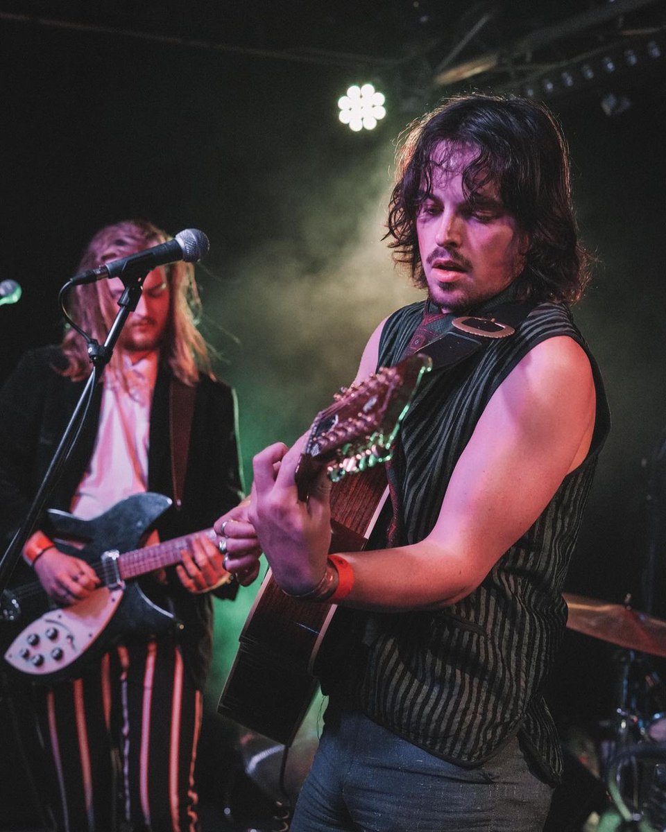ferdiawpfans's tweet photo. The Fynches live at The Soundhouse in Dublin on Tuesday, August 23rd!
📸 crispcentral 
#TheFynches #FerdiaWalshPeelo #irishtalents #irishmusicians #irishmusic #dublin #livegig #concert https://t.co/RtfPqupvZw