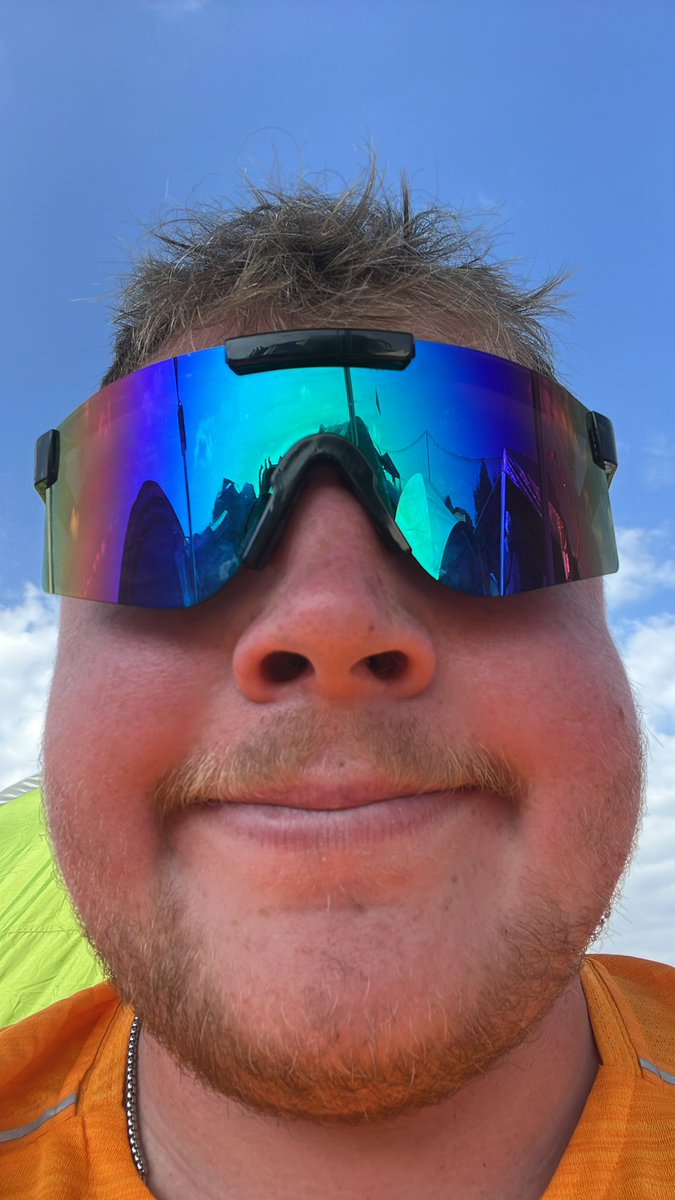 WillBaines4's tweet photo. #NoMusicOnADeadPlanet 
#leedsfest 
Noice glarsses kiddo 🤙 https://t.co/YZ92NPG7Eg