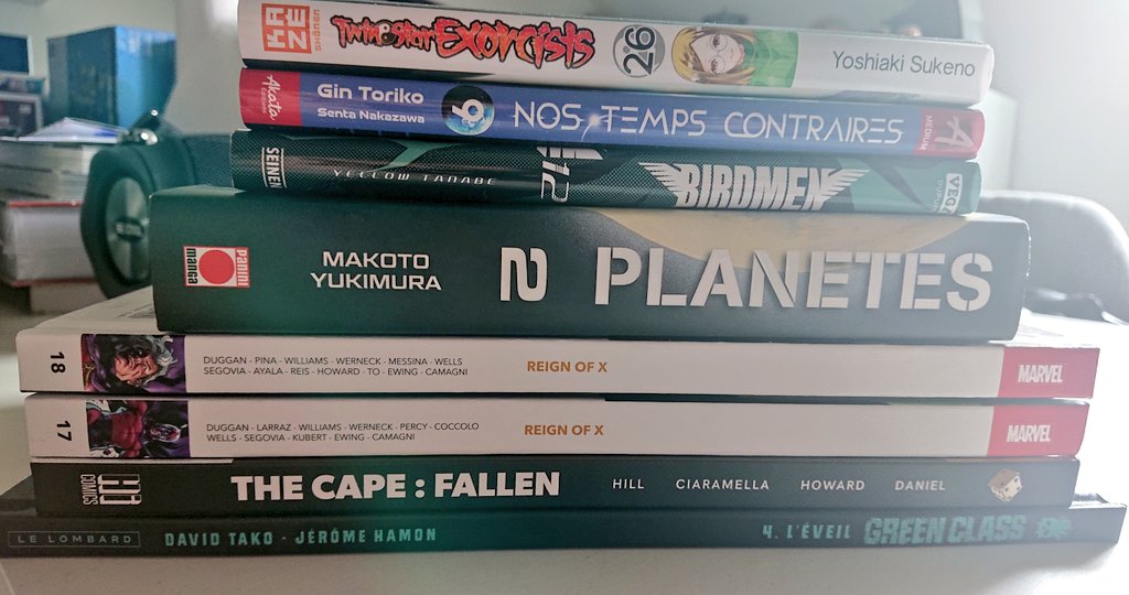 Naka_manga's tweet photo. Petit tour chez le dealer pour quelques friandises! #TwinStarExorcists @KazeFrance #NosTempsContraire @AKATAmanga #Birdmen @vegadupuis #Planetes @PaniniManga #ReignOfX @paninicomicsfra #TheCapeFallen @HiComicsFrance #GreenClass @LeLombard https://t.co/TMejYsVdcb
